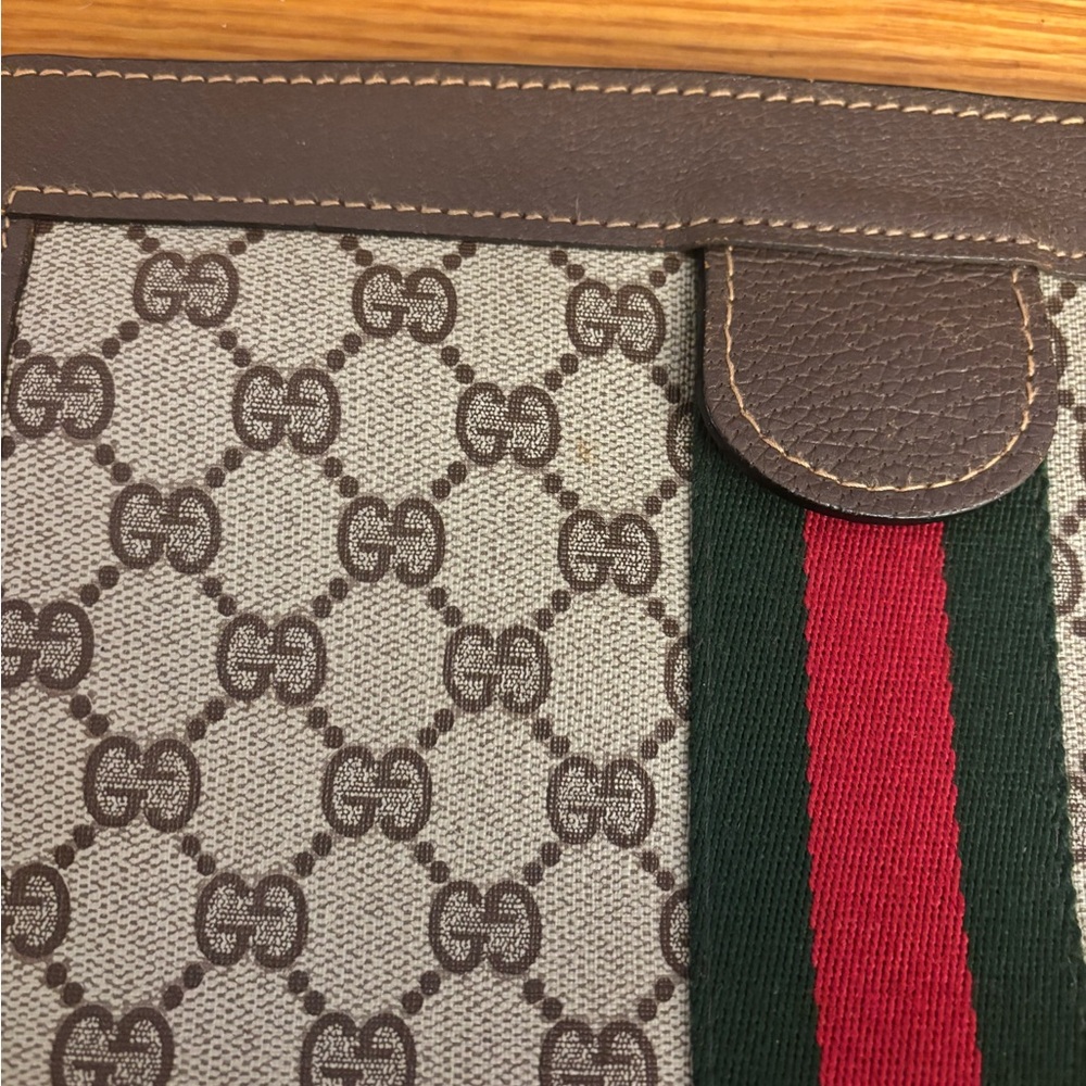 Vintage Gucci Parfums GG Supreme Canvas Toiletry Pouch with Green-Red Stripe - Picture 11 of 15
